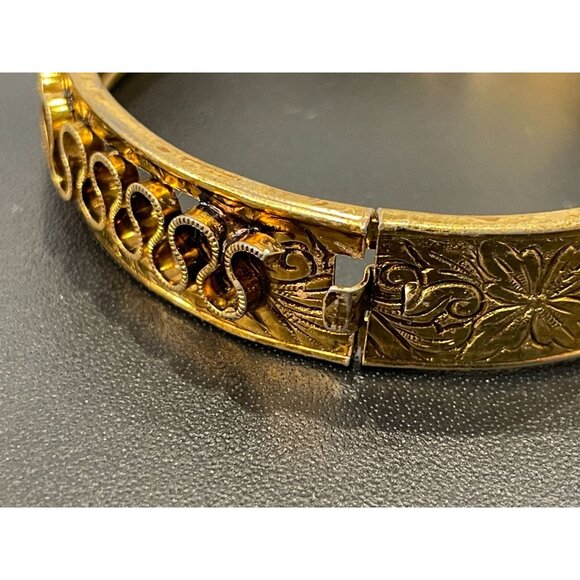 Vintage Gold-Toned Hinged Bangle Bracelet W/ Ornate Floral & Filigree Design - Picture 4 of 9